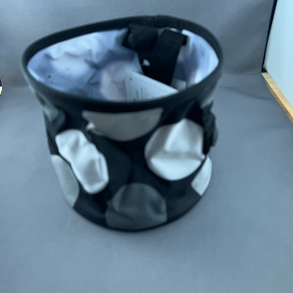 NWT w/o original packaging Thirty-one oh snap bin Got Dots